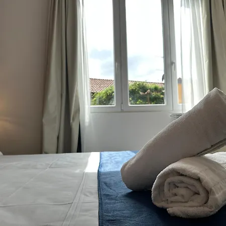 Hotel Link - Jcube Hotellerie