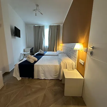 Hotel Link - Jcube Hotellerie *