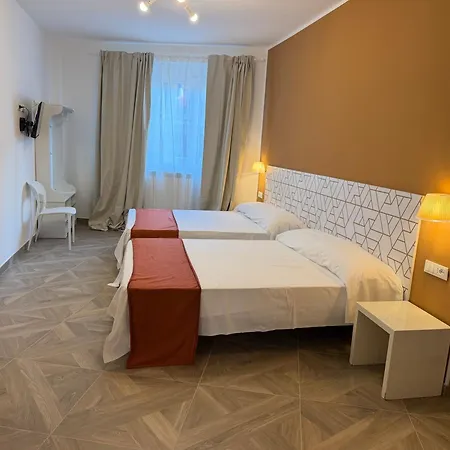 Hotel Link - Jcube Hotellerie *
